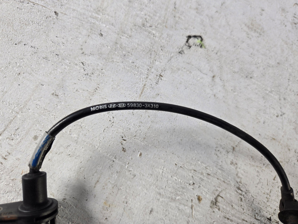 2012 2016 Hyundai Elantra Right Passenger Side Front Wheel ABS Speed Sensor OEM