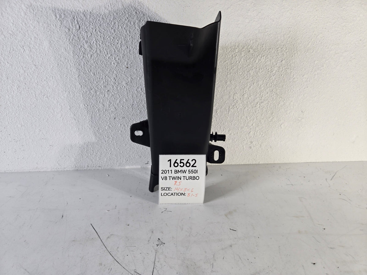 2010 2017 BMW 528i 535d 550i Right Passenger Radiator Air Duct Vent Channel OEM