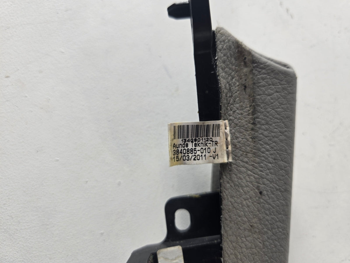 2010 2013 BMW 528i 550i Right Front Center Console Compartment Edge Trim OE Gray