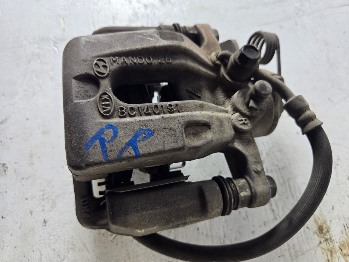 2011 2015 Hyundai Elantra Right Passenger Side Rear Wheel Brake Caliper OEM