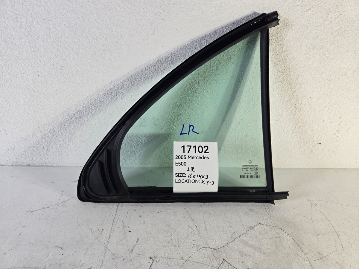 2003 2009 Mercedes Benz E500 Left Driver Rear Door Quarter Vent Glass OEM