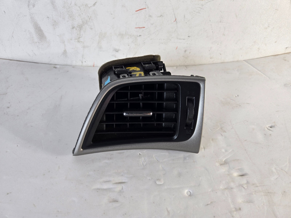 2013-2015 Nissan Sentra Right Front Dash Air Vent Grille 68760-3SG1A OEM 15268