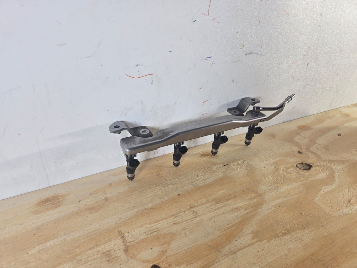2013-2019 Nissan Sentra 1.8L Fuel Rail With Fuel Injectors 17520-3RC2A OEM 15326