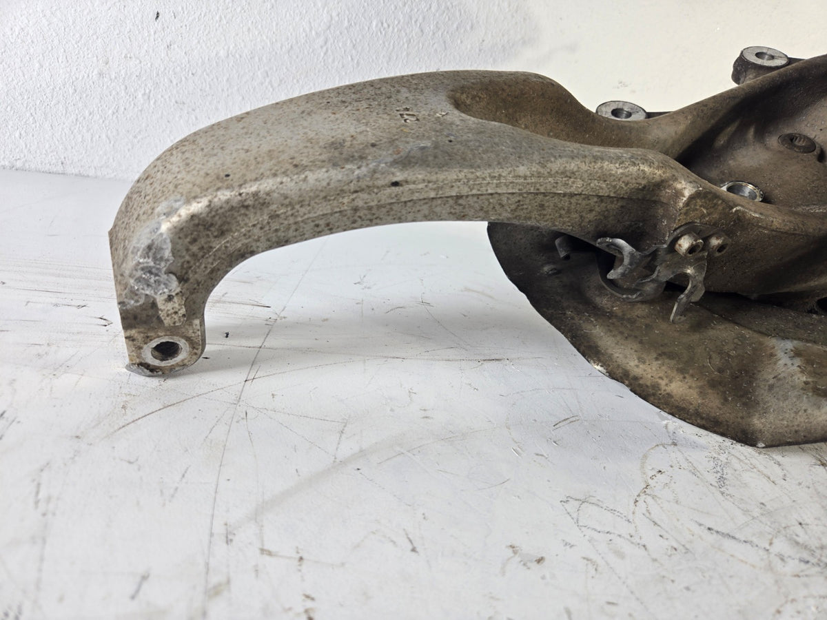 2010 2016 BMW 528i 550i Right Passenger Side Front Spindle Knuckle Hub OEM