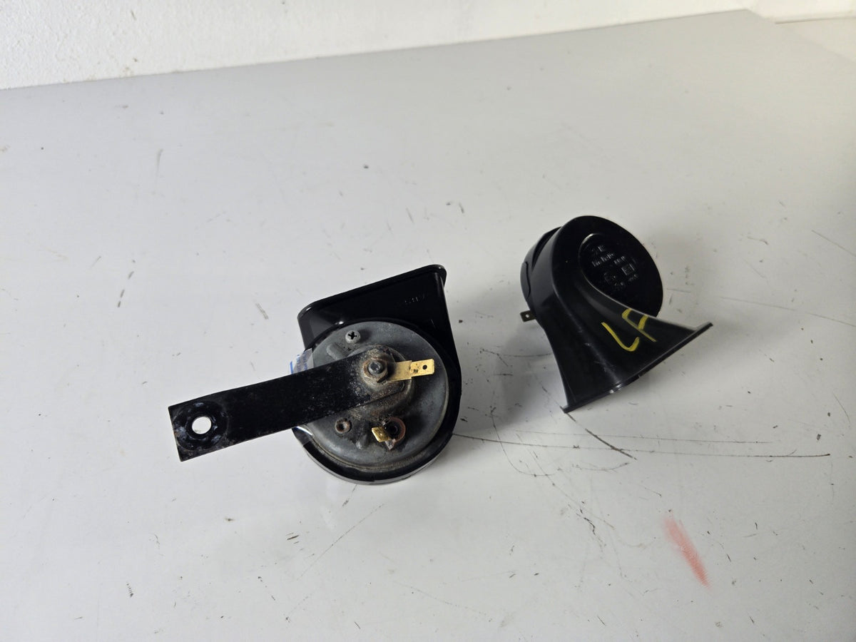 2014 2019 Infiniti Q50 High Low Pitch Note Horn Horns 256104GA0A OEM 256204GA0B