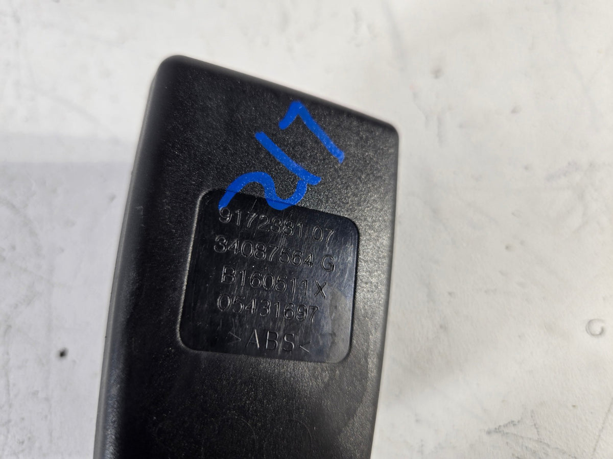 2010 2016 BMW 528i 535d 550i Left Driver Rear Seat Belt Buckle Lower OEM
