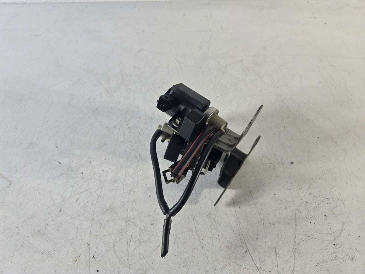 2013 2017 BMW 550i Turbocharge Pressure Booster Converter Solenoid Valve OEM