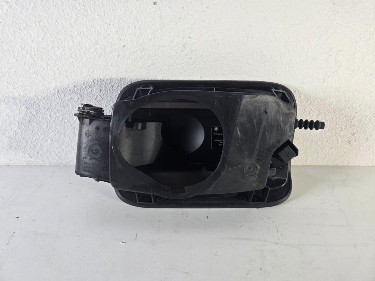 2010 2016 BMW 528i 535d 550i M5 Fuel Gas Tank Filler Door Lid Cover Panel OEM