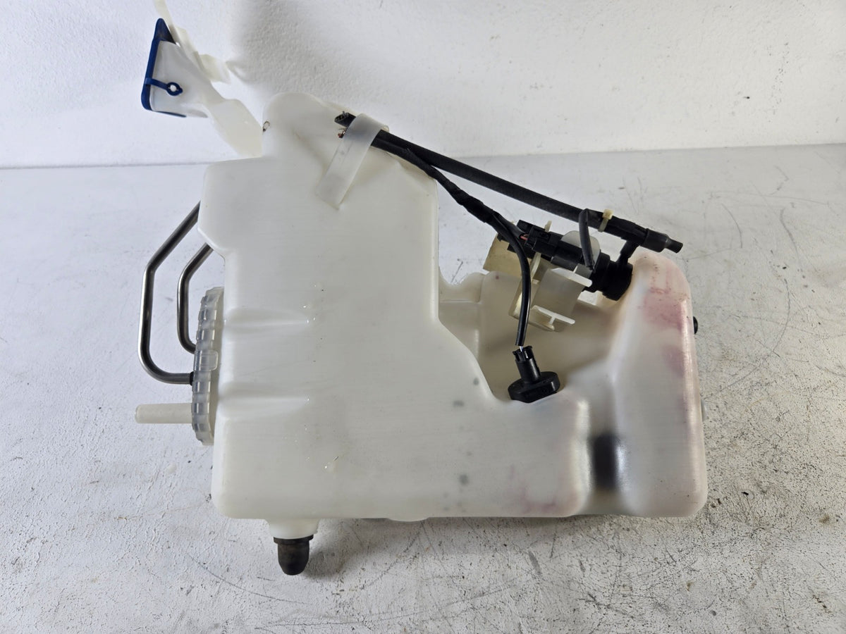 2003 2009 Mercedes Benz E500 Windshield Wiper Washer Reservoir OEM 2118600160