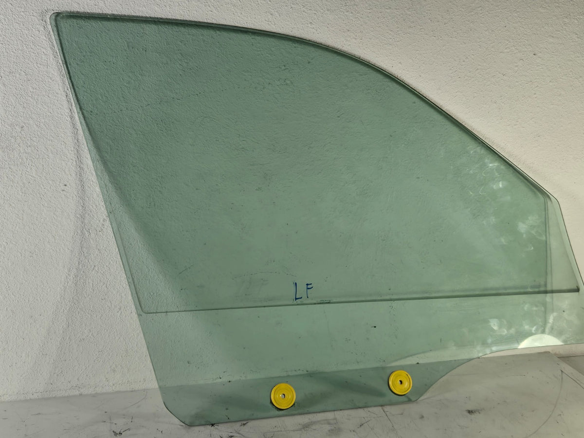 1999 2011 Lincoln Town Car Left Driver Side Front Door Window Glass OEM