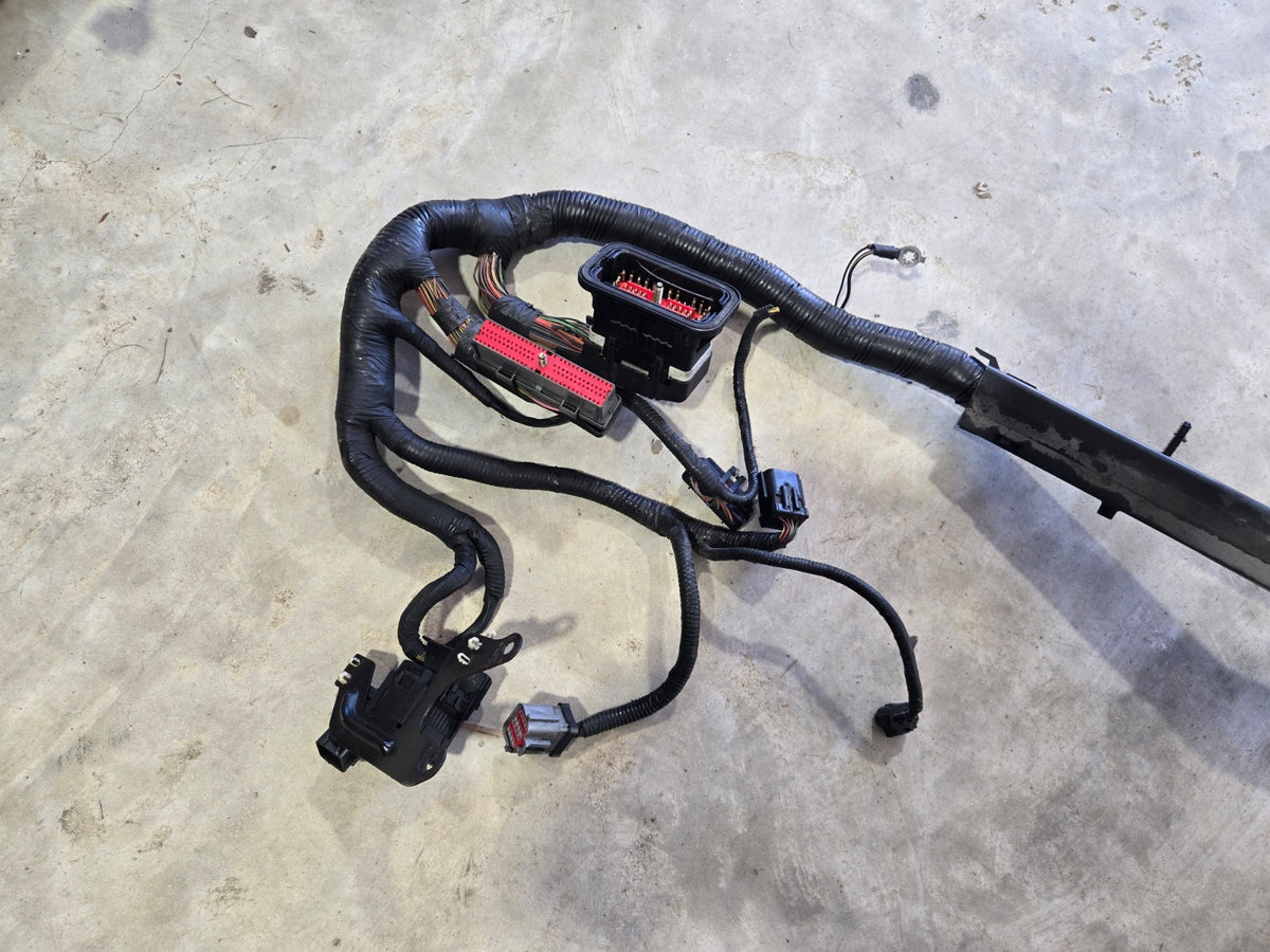 2004 Lincoln Town Car Main Engine Bay Wire Wiring Harness W Fuse Relay Box OEM
