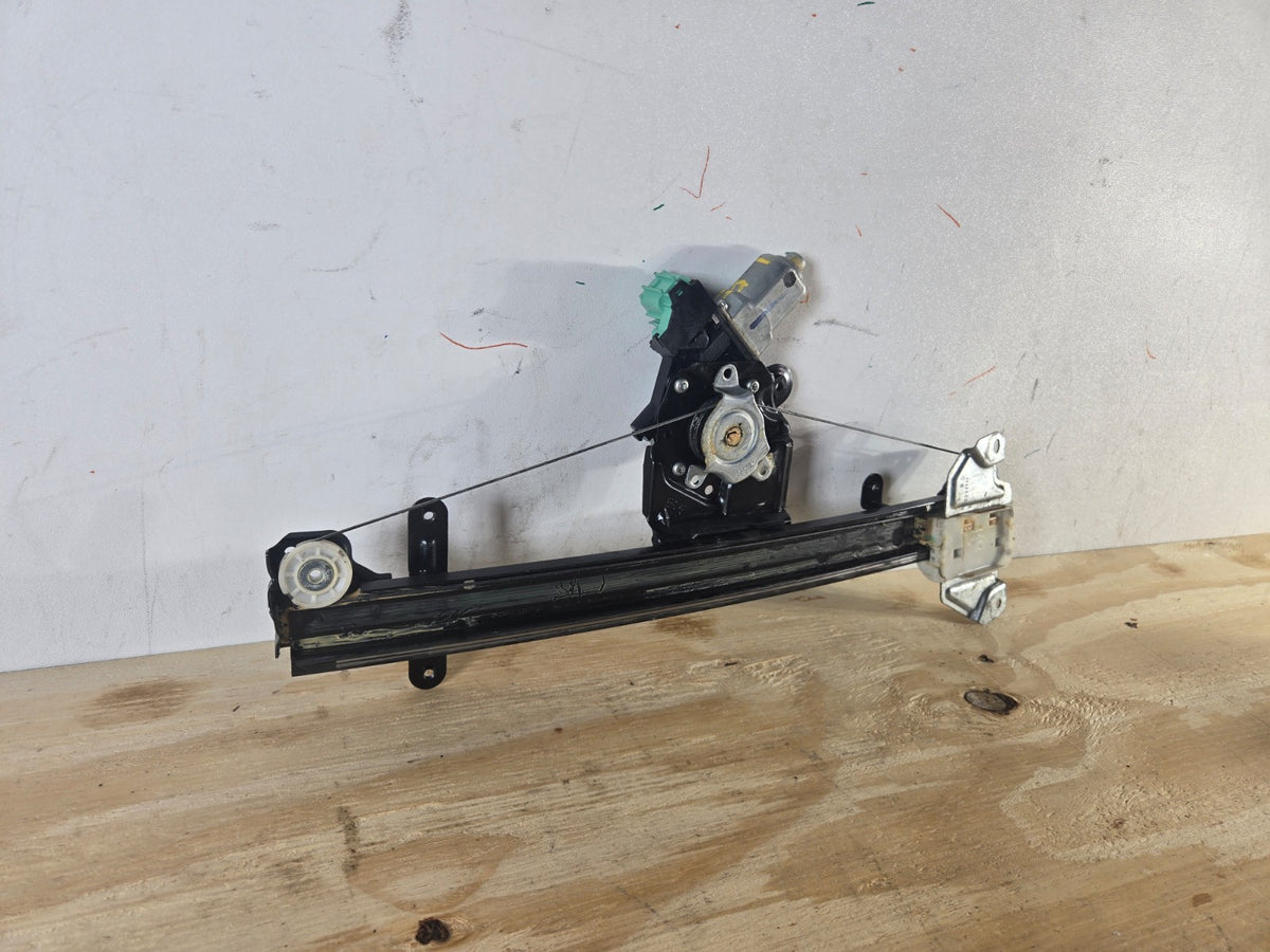2013-2019 Nissan Sentra Left Front Door Window Regulator Motor LH Side OEM 15318