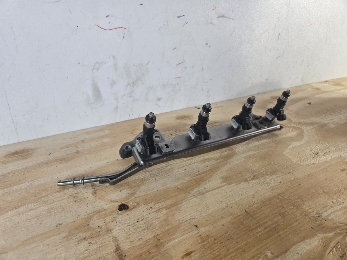 2013-2019 Nissan Sentra 1.8L Fuel Rail With Fuel Injectors 17520-3RC2A OEM 15326