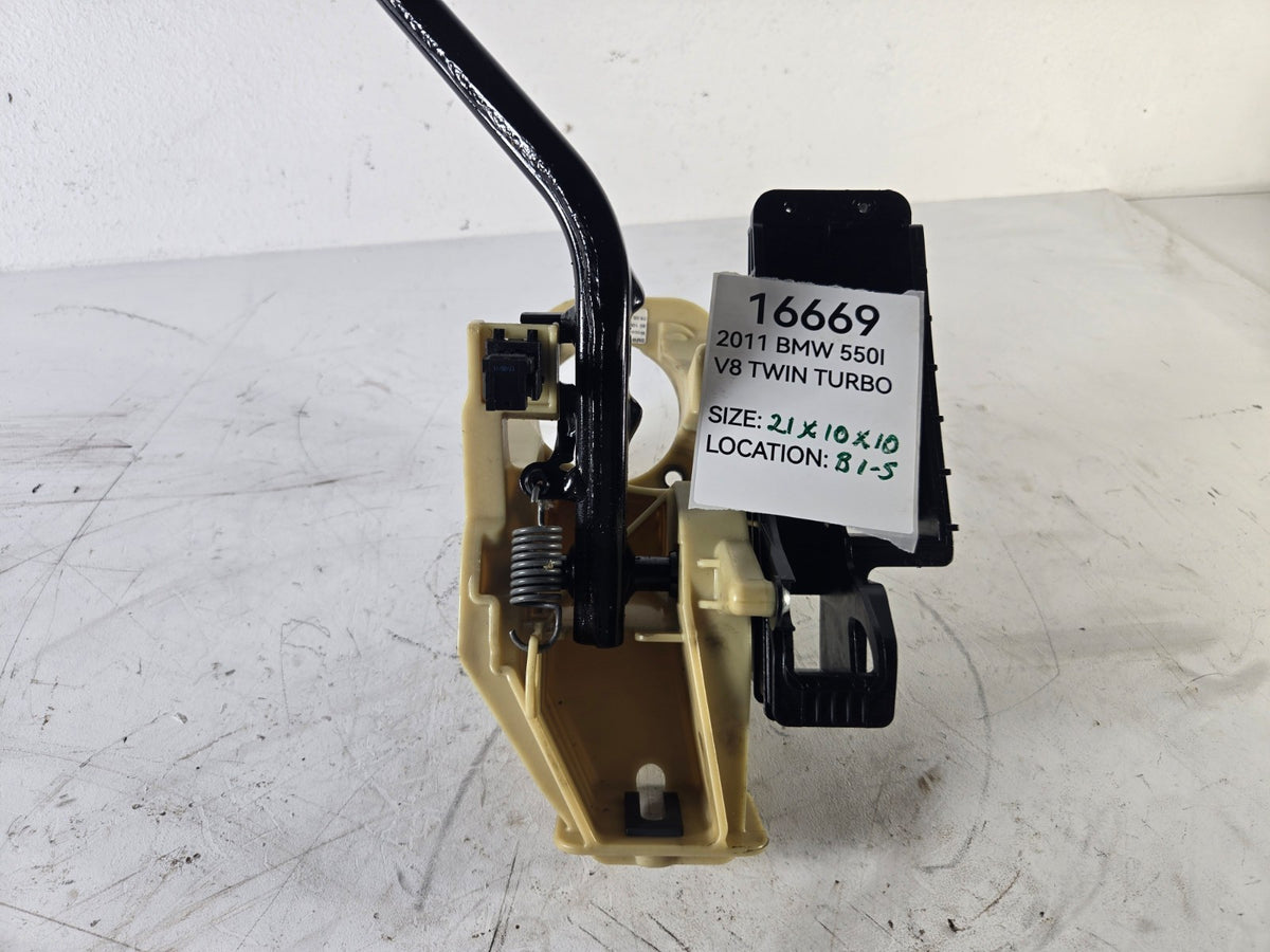 2010 2016 BMW 535i 550i M5 Foot Brake Stop Pedal With Bracket OEM 35006799891