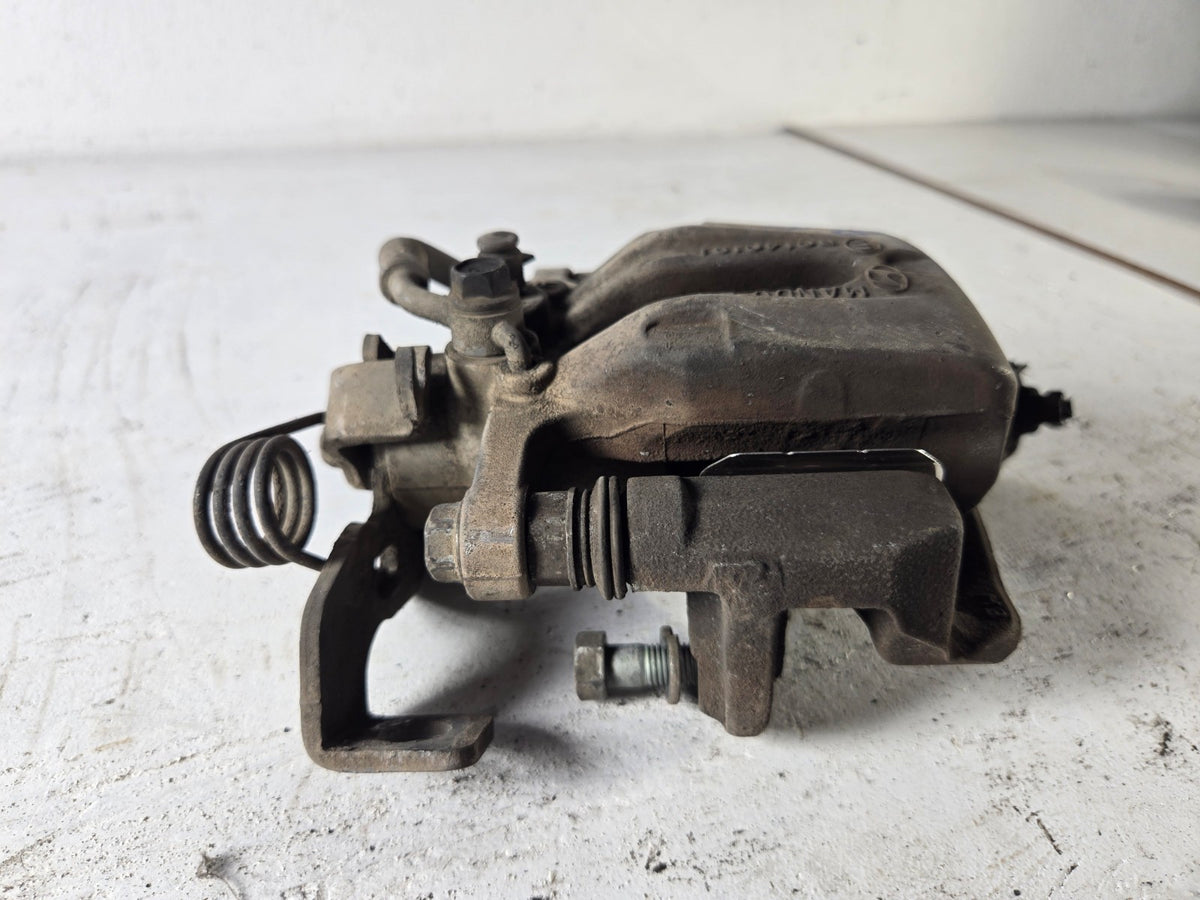 2011 2015 Hyundai Elantra Right Passenger Side Rear Wheel Brake Caliper OEM