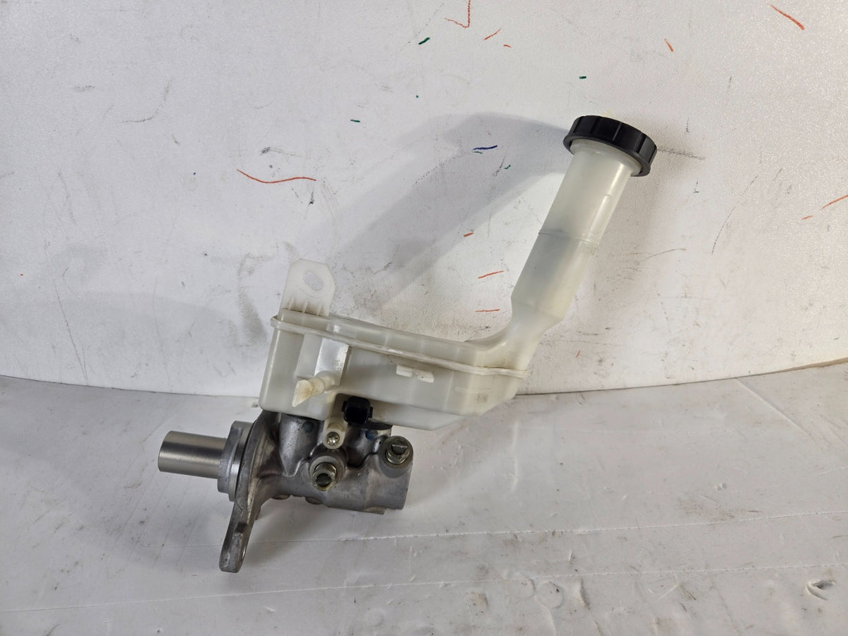 2013-2019 Nissan Sentra Master Cylinder Reservoir Cap 46010-3SG1B OEM 15275