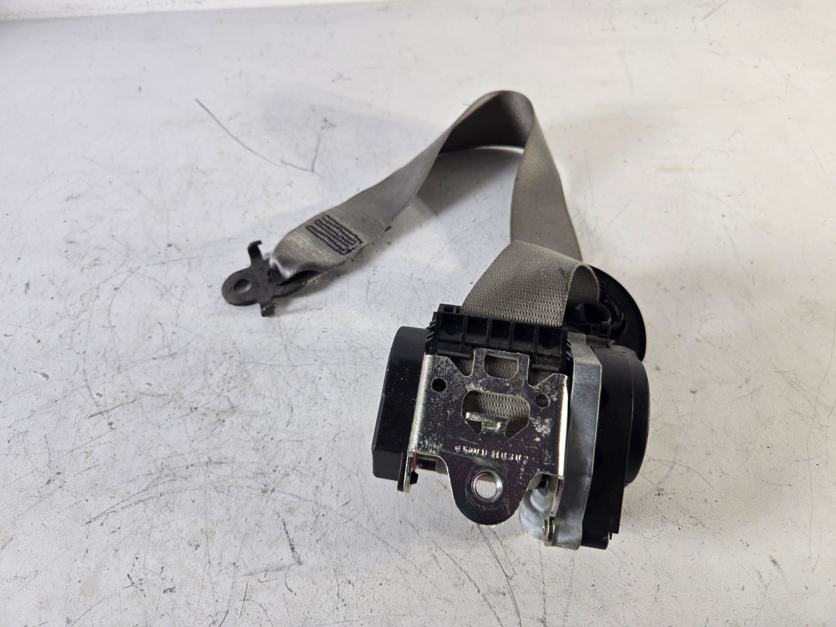 2010 2016 BMW 528i 535d 550i Right Passenger Side Front Seat Belt Retractor OEM