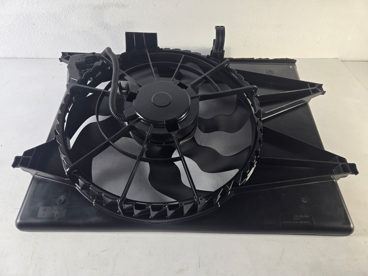 2015 2016 2017 2018 Kia Sedona Radiator Cooling Fan Assembly OEM 25380A9000