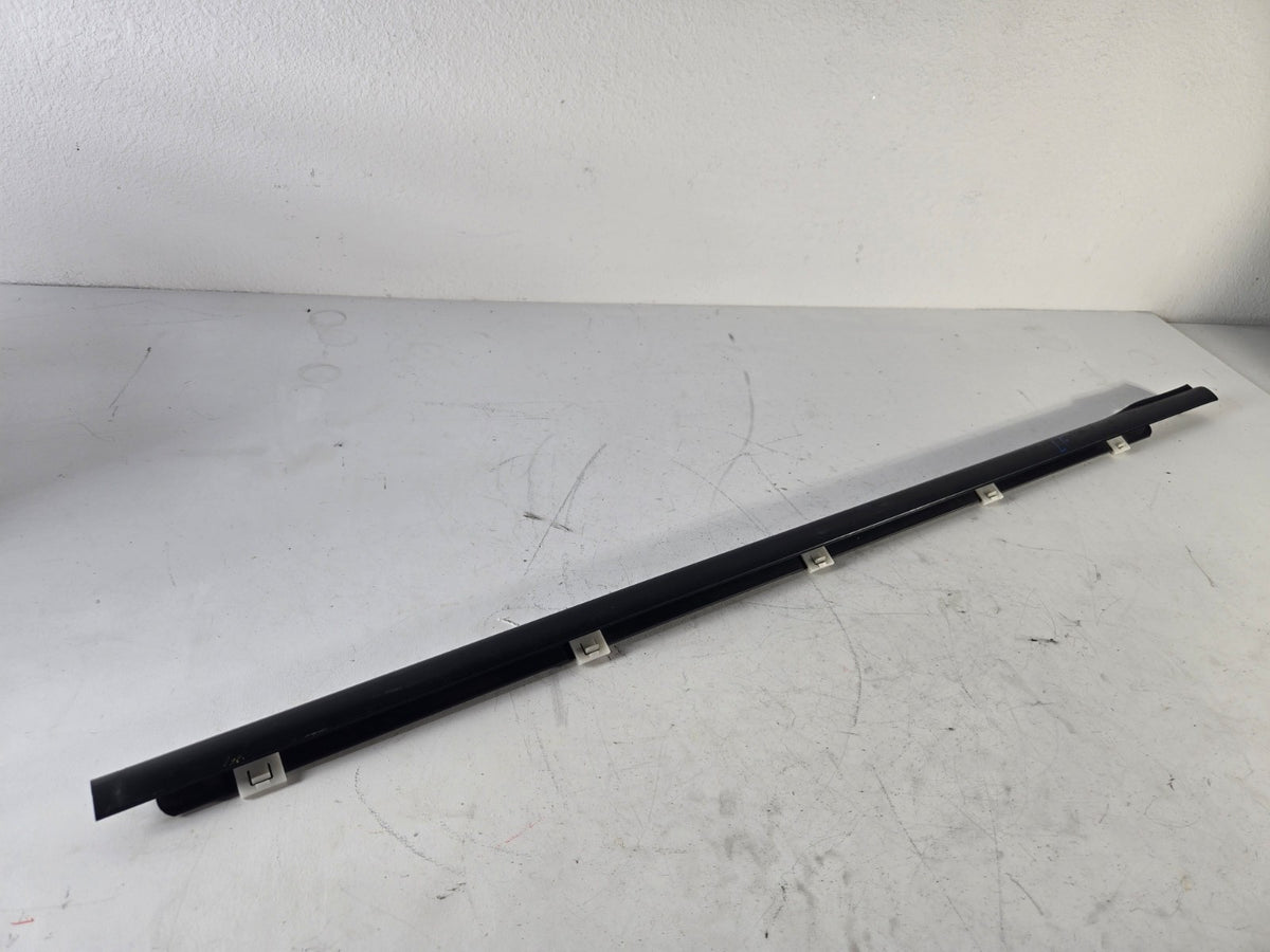 2015 2021 Kia Sedona Left Driver Front Door Weather Strip Outer Trim Molding