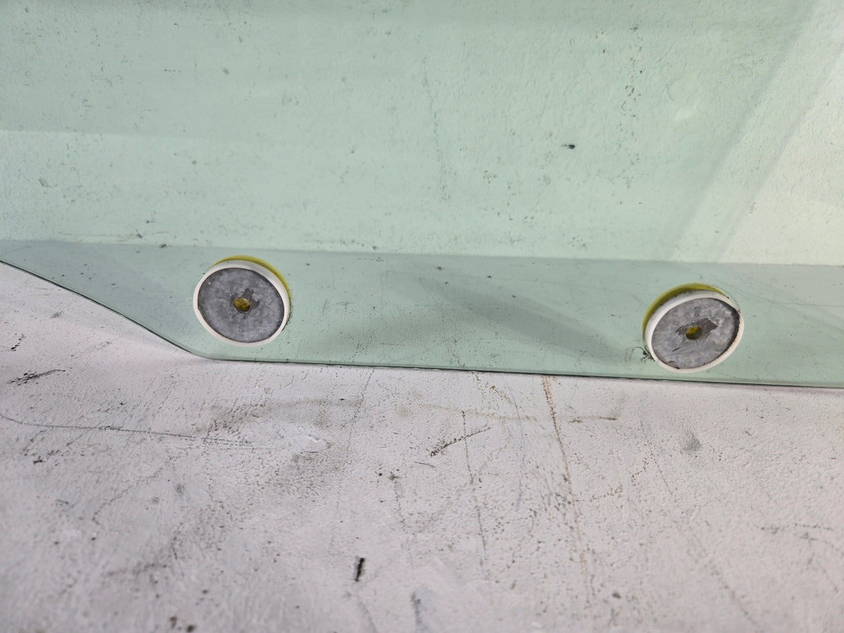 1999 2011 Lincoln Town Car Left Driver Side Front Door Window Glass OEM