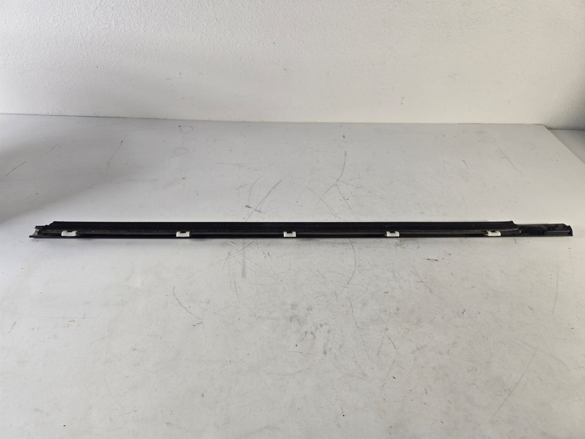 2015 2021 Kia Sedona Right Passenger Front Door Weather Strip Outer Trim Molding