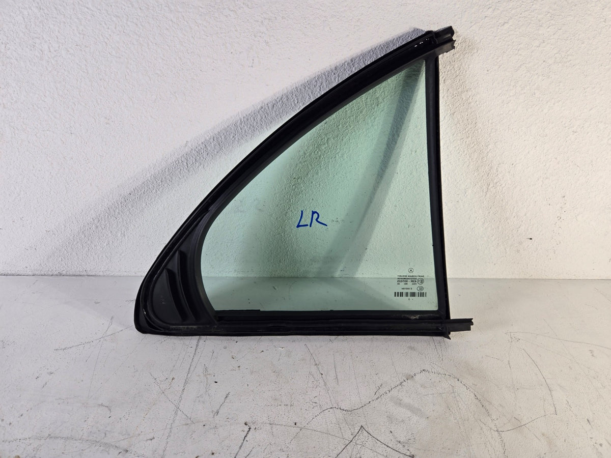 2003 2009 Mercedes Benz E500 Left Driver Rear Door Quarter Vent Glass OEM