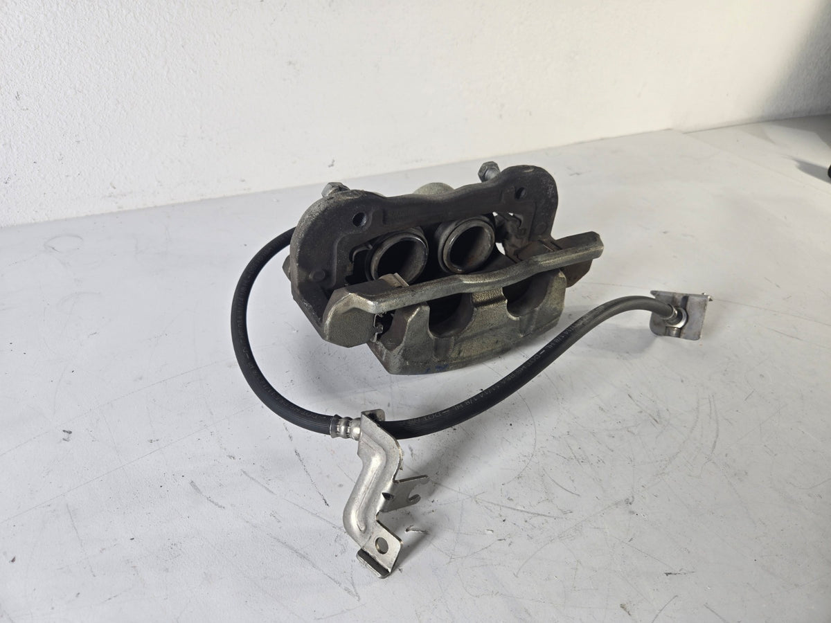 2015 2021 Kia Sedona Left Driver Side Front Wheel Brake Caliper OEM 58110A9000