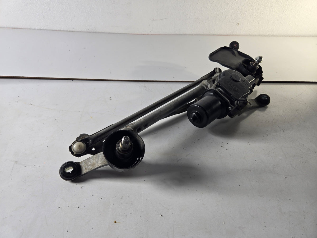 2014 2019 Infiniti Q Q50 Front Windshield Wiper Motor Transmission Linkage OEM