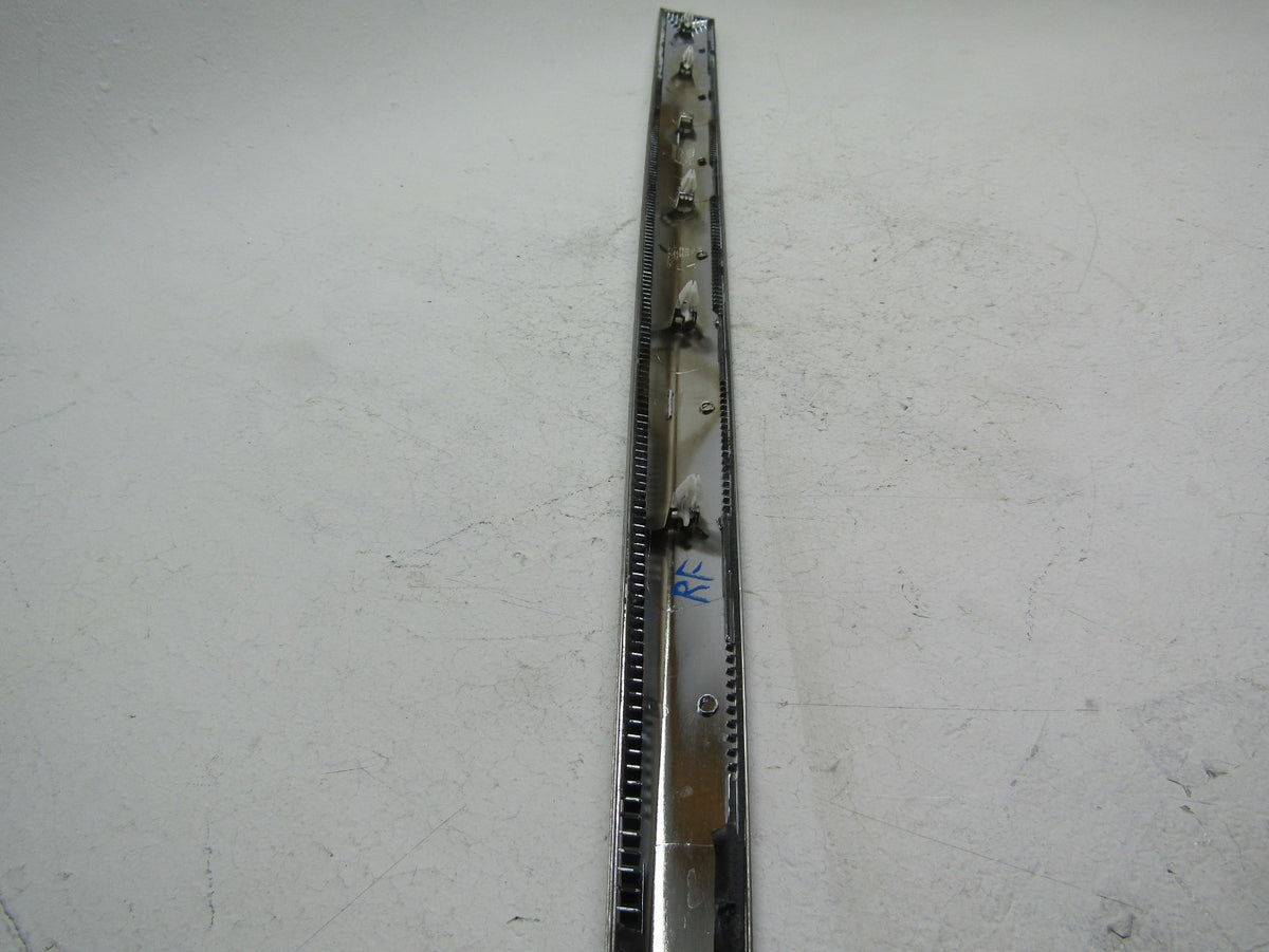 2020 Infiniti Qx60 Right passenger front door chrome trim belt molding lower OEM