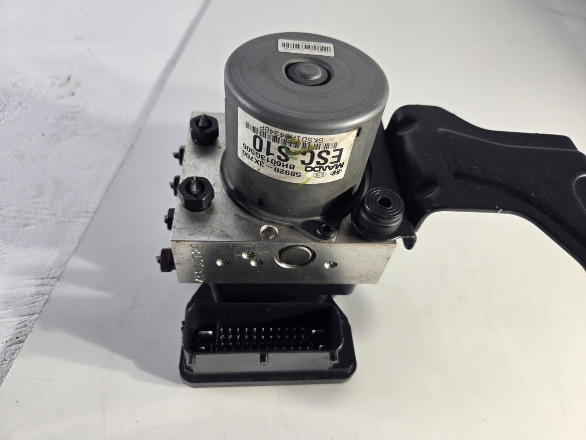 2011 2012 2013 Hyundai Elantra ABS Anti-Lock Braking System Pump OEM 589203X700