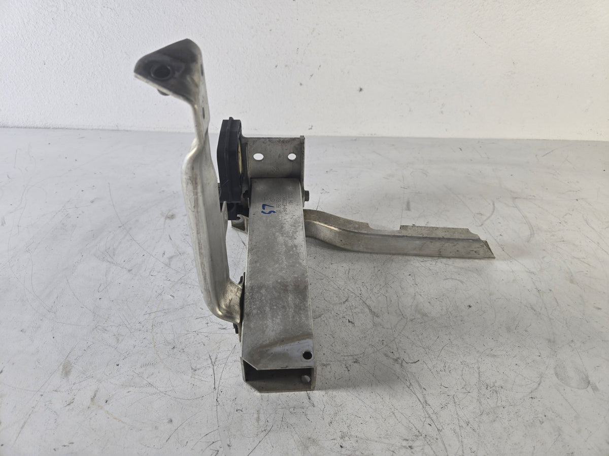 2010 2017 BMW 550i Left Driver Front Bumper Reinforcement Support Bracket OEM