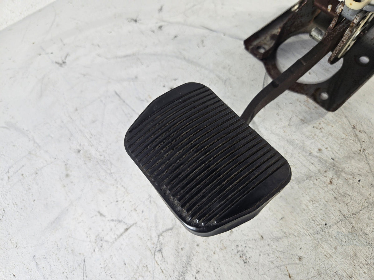 2004 Lincoln Town Car Floor Foot Brake Pedal With Bracket OEM 3W1Z2454AA