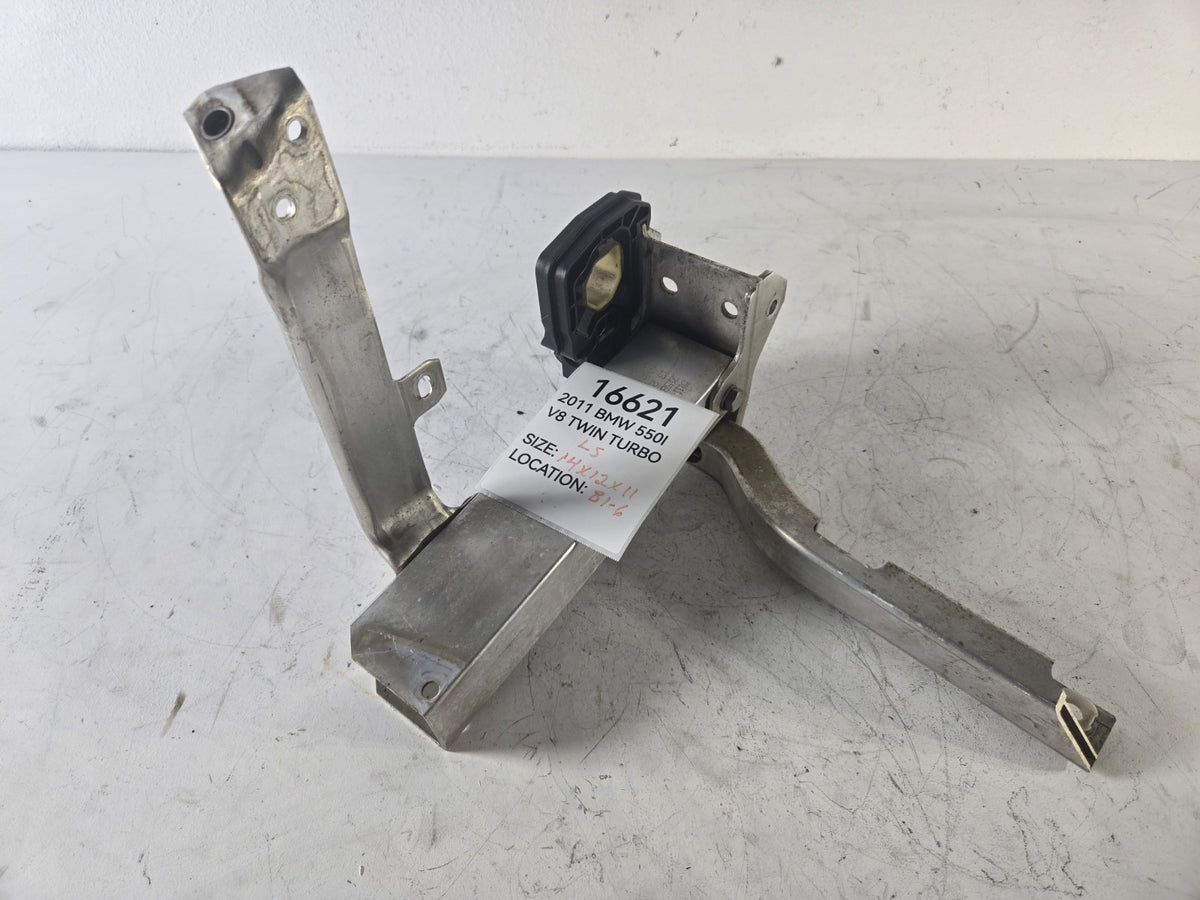 2010 2017 BMW 550i Left Driver Front Bumper Reinforcement Support Bracket OEM