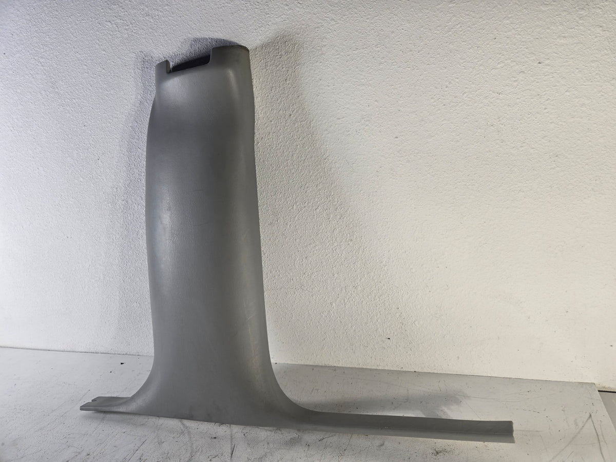 2003 2006 Lincoln Town Car Right Passenger Side B Pillar Inner Trim Lower OEM