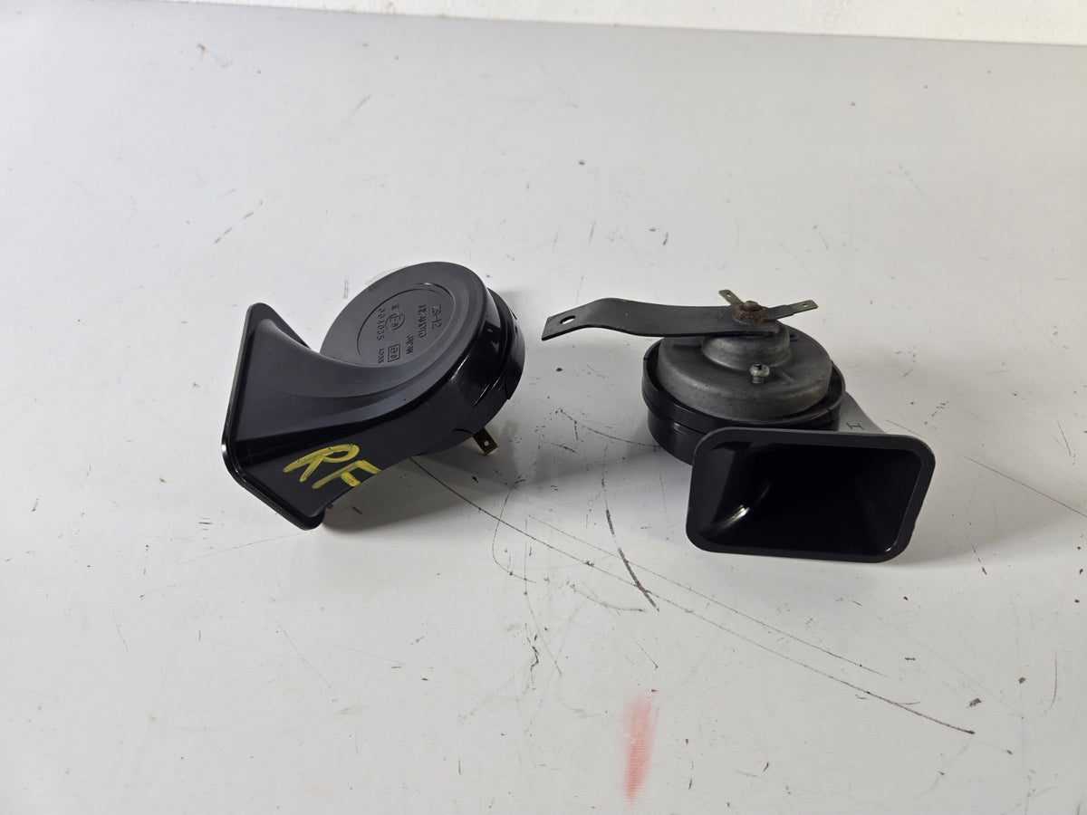 2014 2019 Infiniti Q50 High Low Pitch Note Horn Horns 256104GA0A OEM 256204GA0B