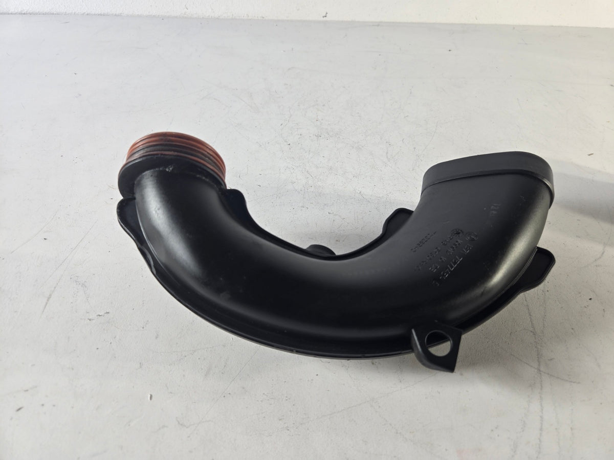 2010 2017 BMW 550i GT xDrive 4.4L Air Intake Duct Pipe Tube Right OE 13717577451