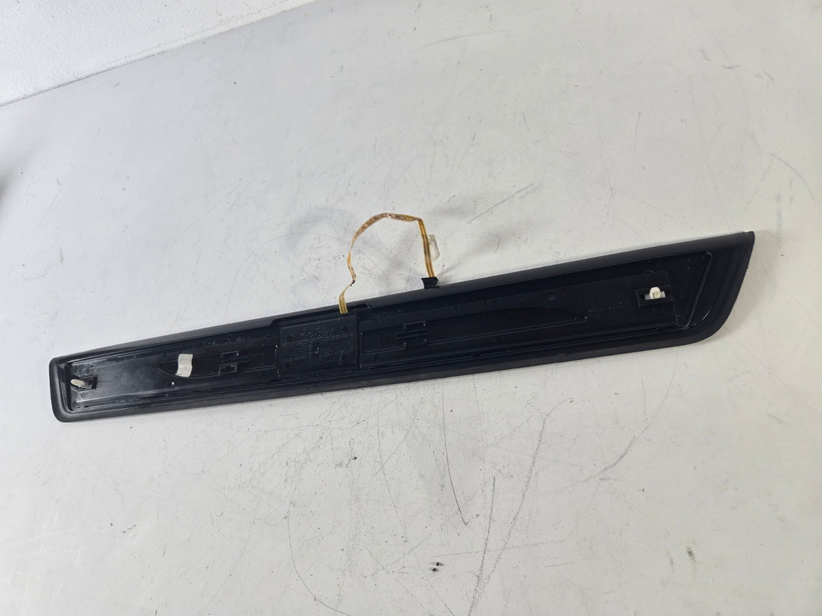 2010 2016 BMW 528i Right Passenger Front Door Sill Scuff Plate Trim 51477203608