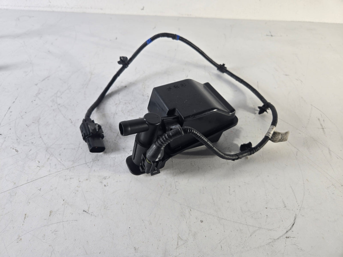 2015 2018 Kia Sedona Fuel Vapour Canister Filter Box W Wire Harness 31453A9500