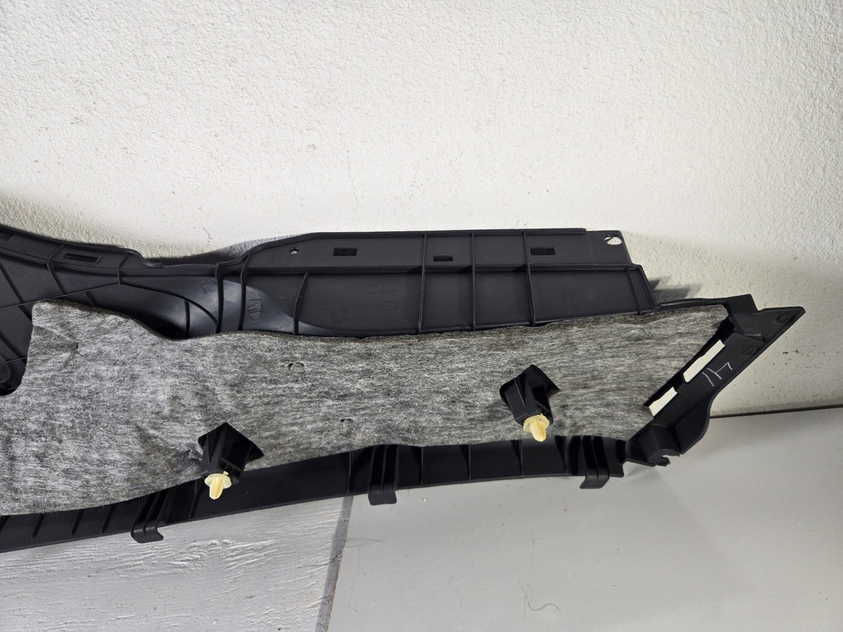 2011 2015 Hyundai Elantra Right Passenger Side Rear C Pillar Lower Trim Panel OE