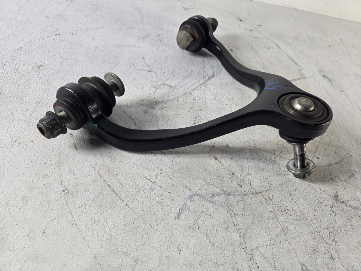 2003 2006 Lincoln Town Car Right Passenger Front Suspension Upper Control Arm OE