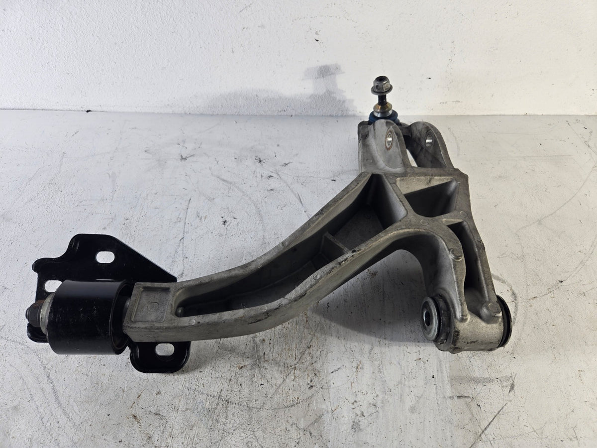 2003 2005 Lincoln Town Car Right Passenger Front Suspension Lower Control Arm OE