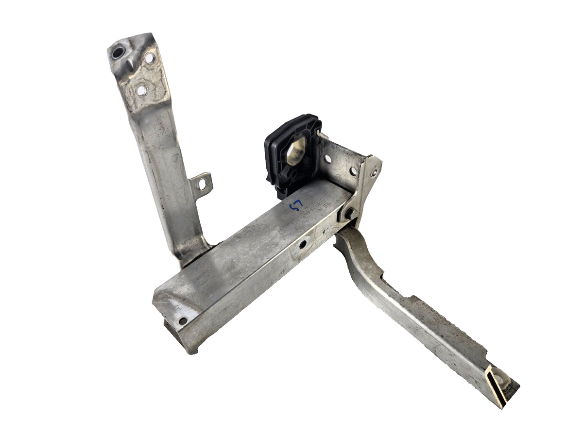 2010 2017 BMW 550i Left Driver Front Bumper Reinforcement Support Bracket OEM