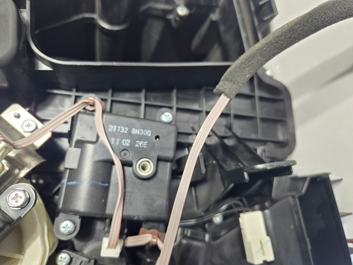 2009 2017 Infiniti EX35 FX50 QX50 QX70 Front Dash AC Heater Core Housing OEM