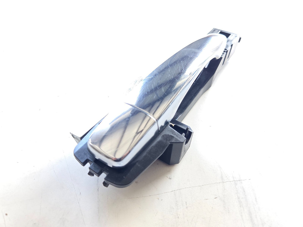 2020 Nissan Murano right passenger rear back door outer exterior handle bracket