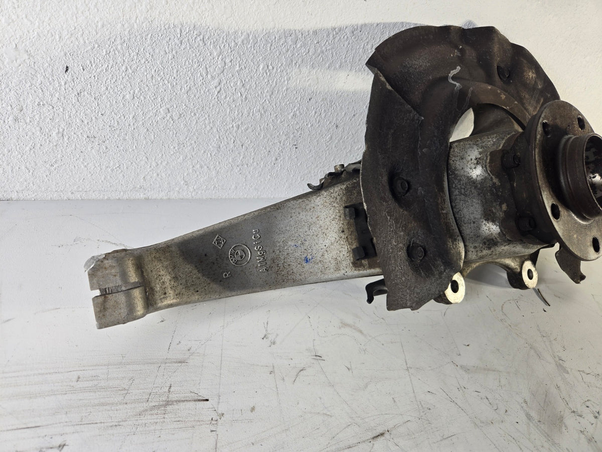 2010 2016 BMW 528i 550i Right Passenger Side Front Spindle Knuckle Hub OEM
