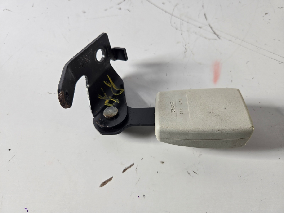 2014 2017 Infiniti Q50 Right Passenger Rear Seat Belt Buckle OEM 888424HB0B
