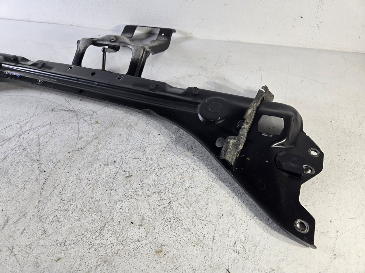 2003 2009 Mercedes Benz E500 Radiator Support Upper Tie Bar Hood Lock Bracket OE