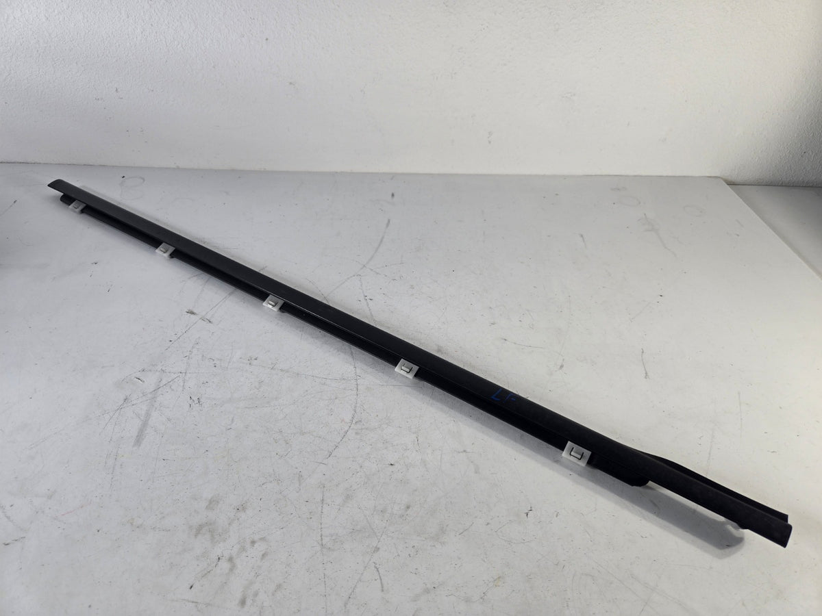 2015 2021 Kia Sedona Left Driver Front Door Weather Strip Outer Trim Molding