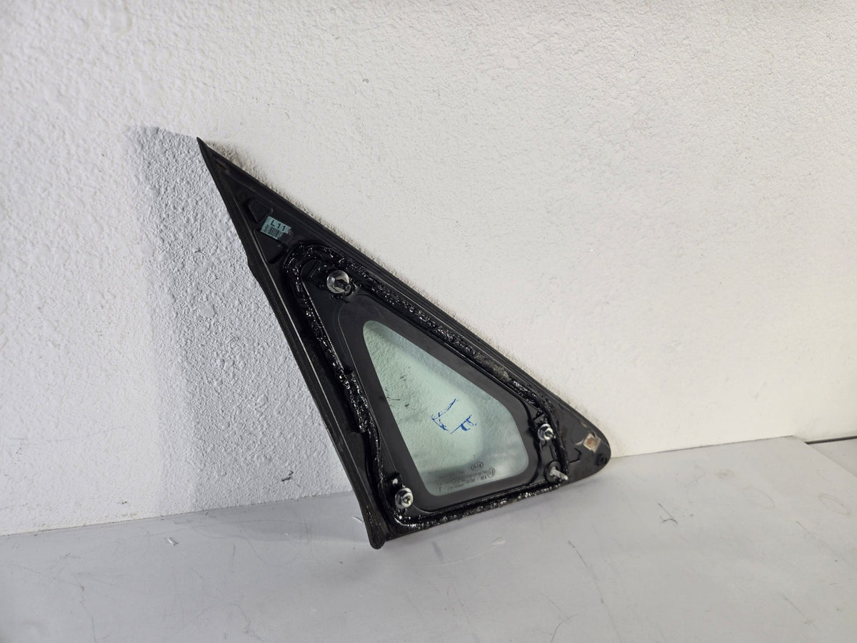 2015 2021 Kia Sedona Left Driver Side Front Door Vent Quarter Glass OEM