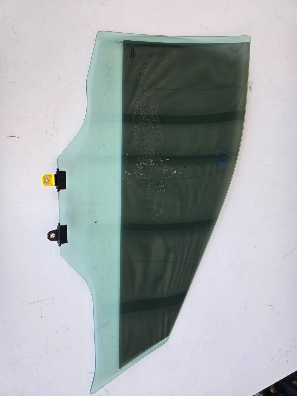 2014 2020 Nissan Rogue US built left driver side front door glass window OEM LF